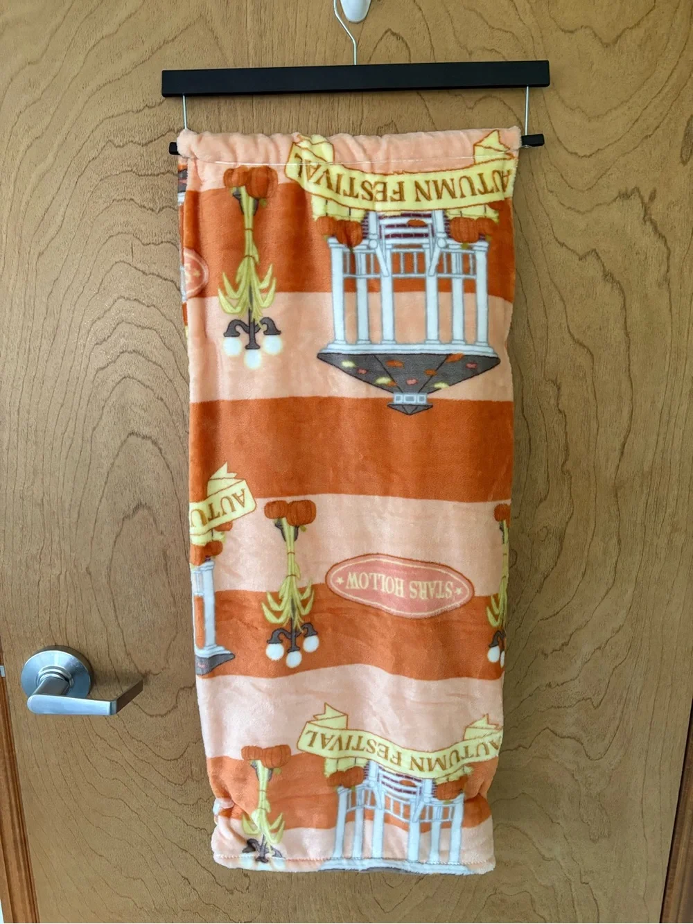 NEW Fall Gilmore Girls Stars Hollow Autumn Festival Plush Throw Blanket
